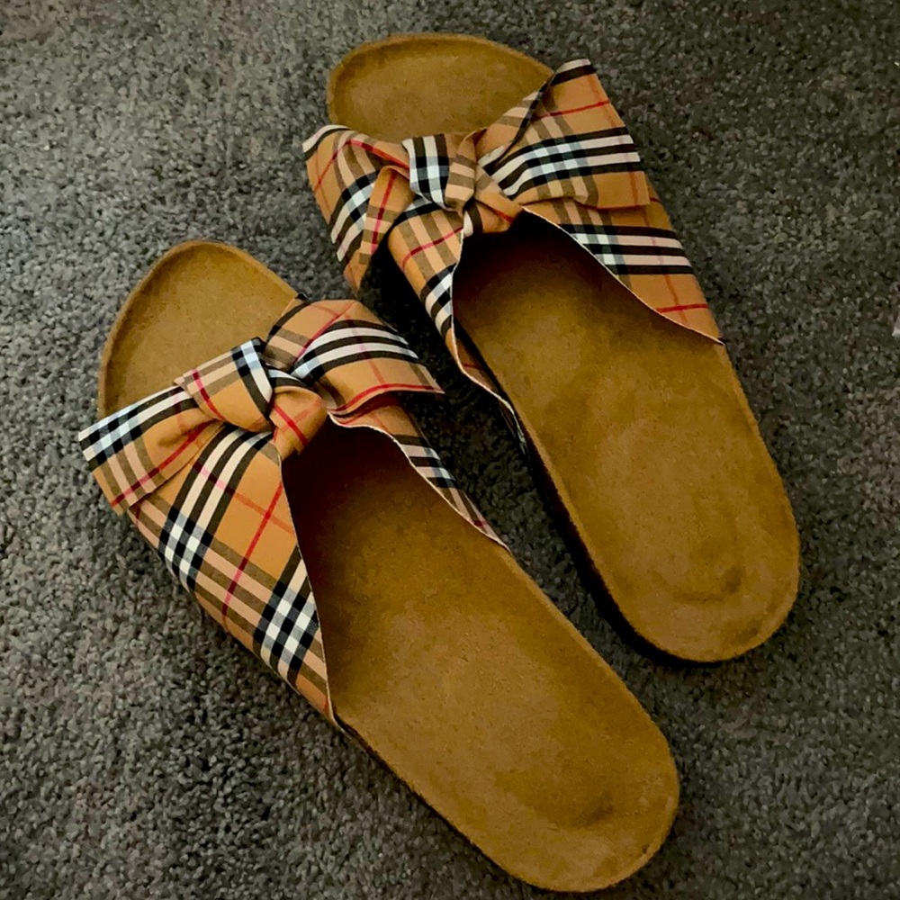 Plaid bow slides